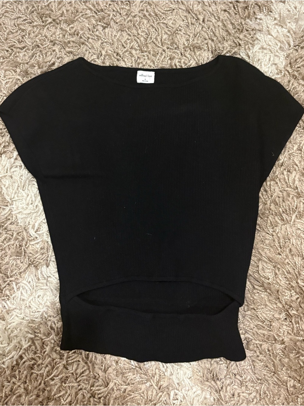 Aritzia Black Ribbed Short-Sleeve Cropped Knit Top